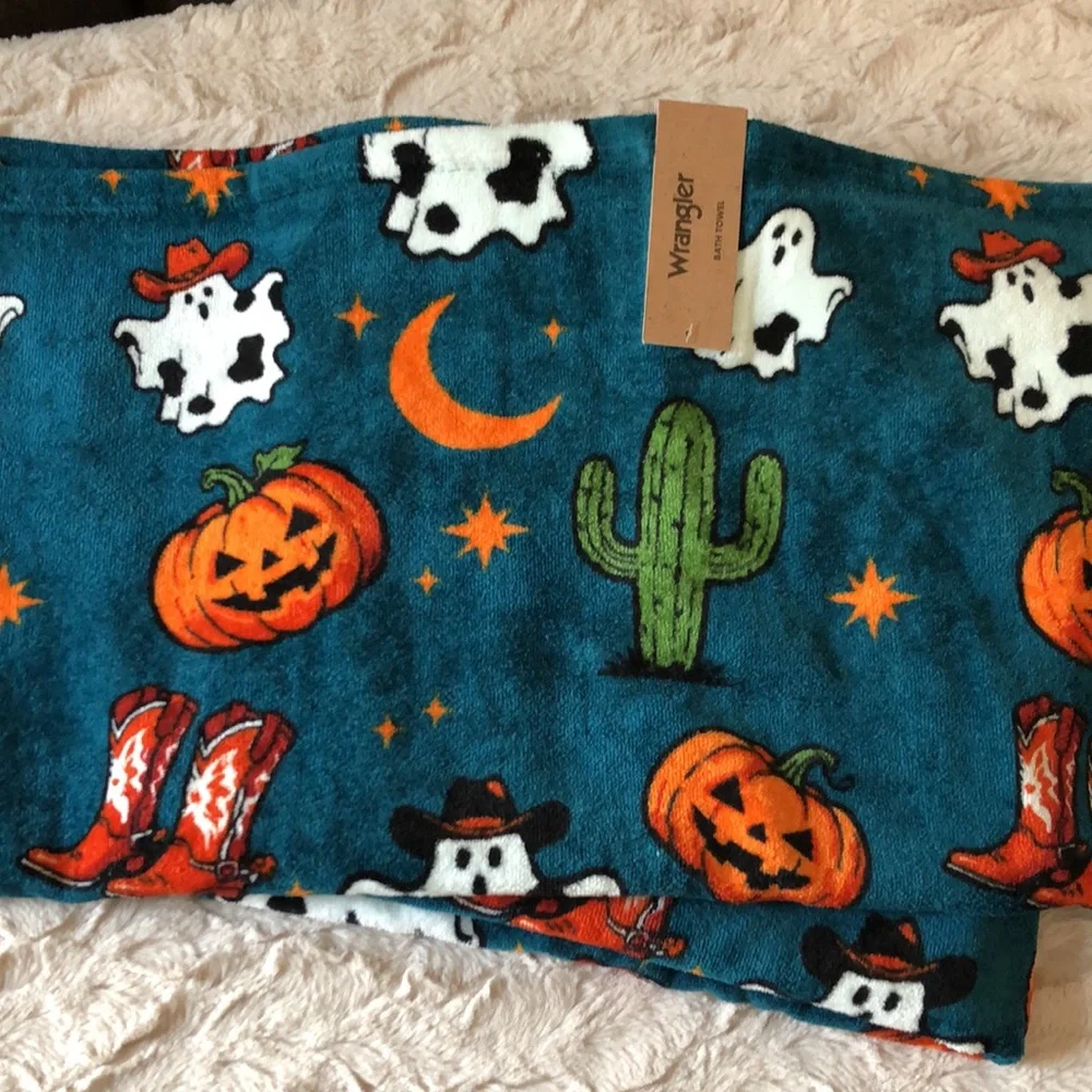Wrangler Halloween Western Bath Towels